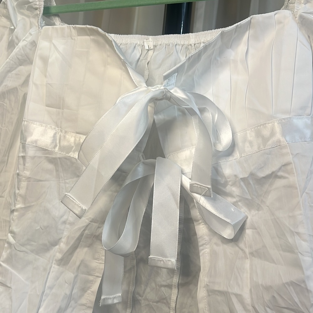 White Bow Top - Picture 2 of 4
